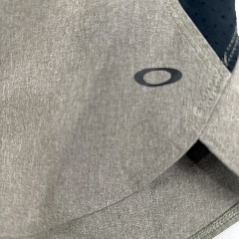 Oakley gray black